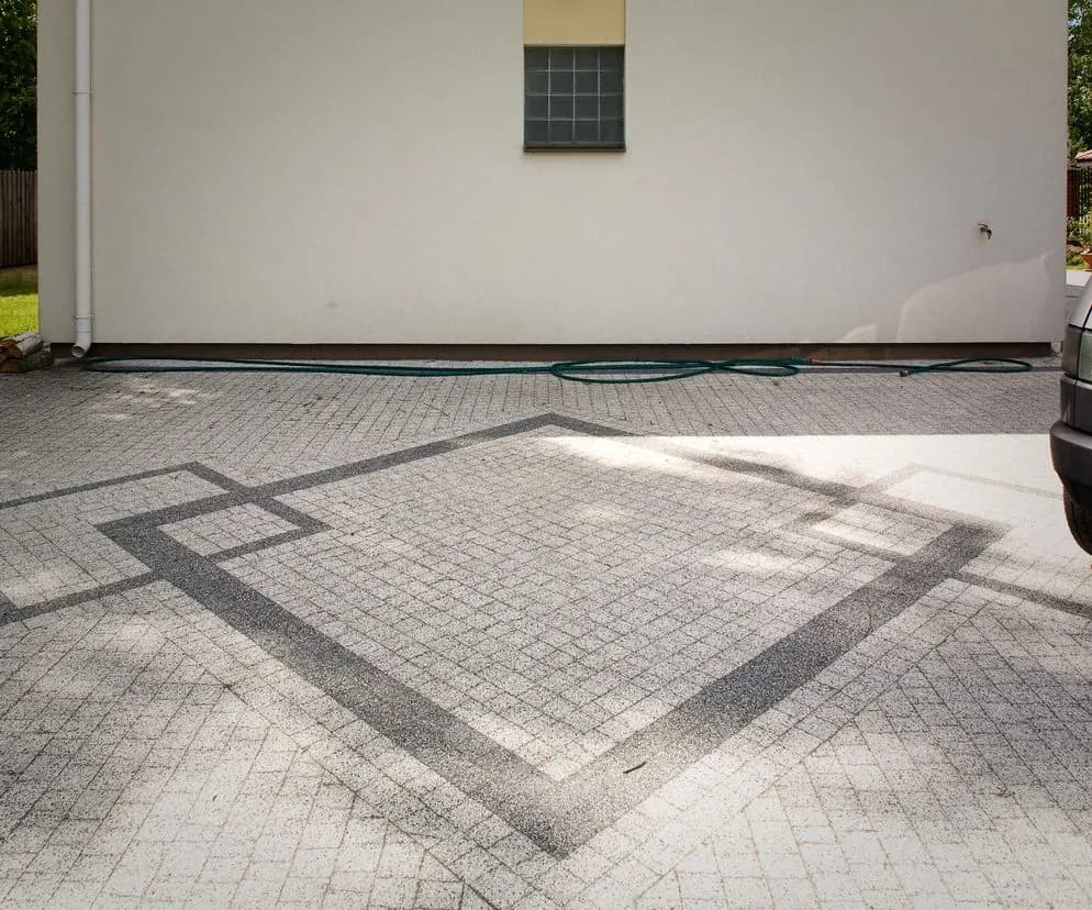 Kontur kostka brukowa: jak estetycznie wykończyć nawierzchnię?