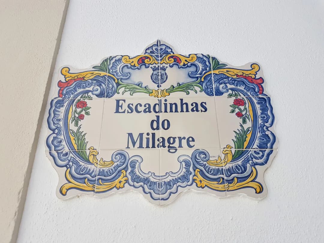 Elewacje w portugalskich domach: jak je zabezpieczyć