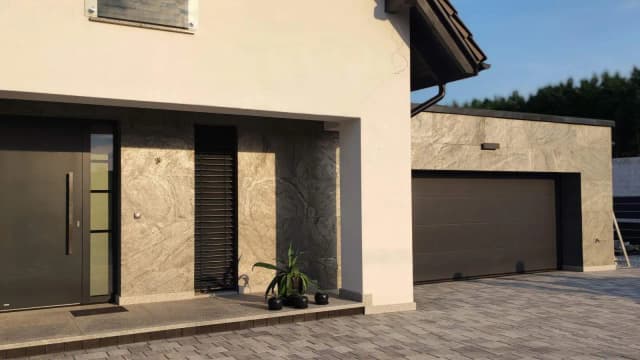 Jaki kamień na elewację domu? Wybierz trwałe i estetyczne rozwiązania