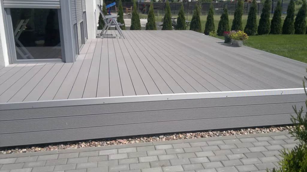 Idealny taras do szarej elewacji - poznaj najlepsze kolory i materiały