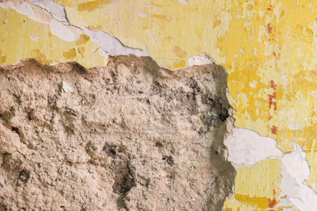 Jak skutecznie wypełnić ubytki w elewacji - najlepsze metody