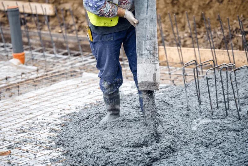 Beton Ełk vs Suwałki: gdzie zamówić najlepszy beton na budowę?