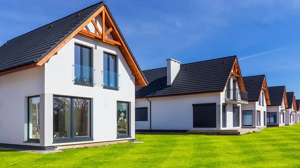 Jaki kolor okien do antracytowego dachu? Odkryj idealne połączenia