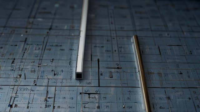 Ile profili na sufit: jak prawidłowo kalkulować i montować?