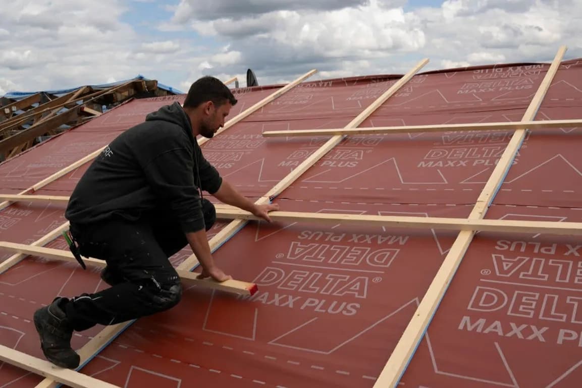 Membrana na dachu – jak zapewnić skuteczną ochronę przed deszczem?