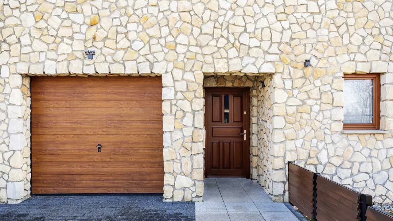 Jaki kamień na elewację wybrać: najważniejsze wskazówki i porównanie cen